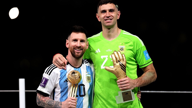Emiliano Martínez và giải thưởng Găng tay vàng 2022